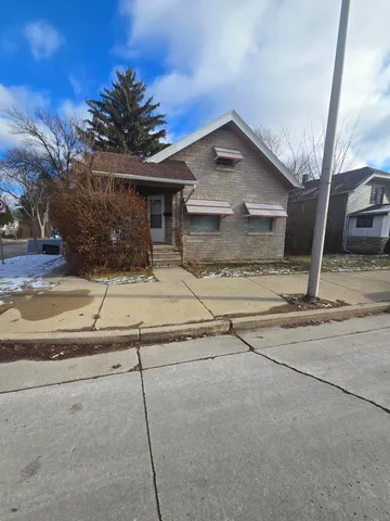 $255,000 | 2200 South 84th Street, West Allis, WI 53219