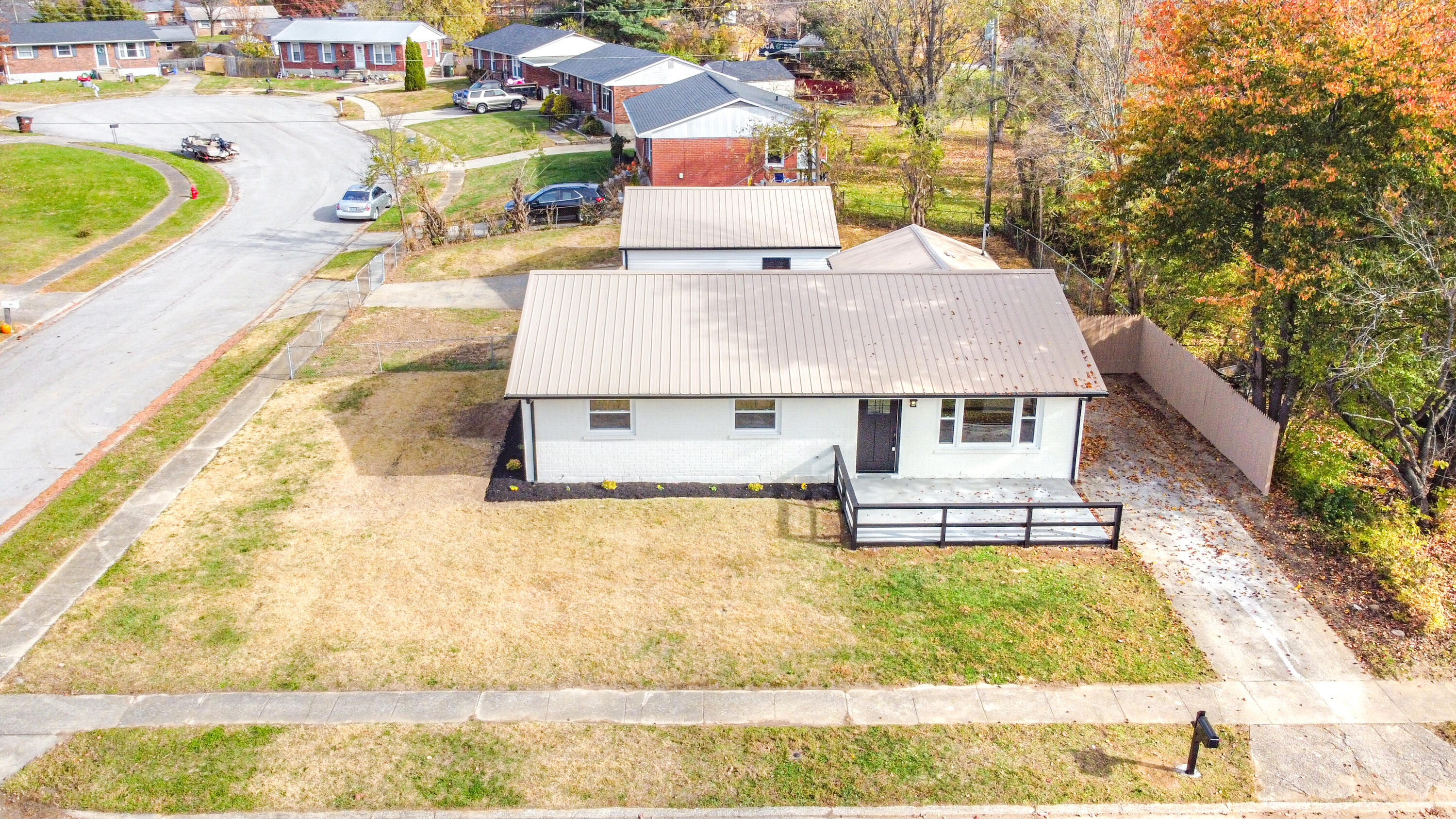 325 Dunroven Road Versailles, KY 40383 - Photo 43 of 47 37-36