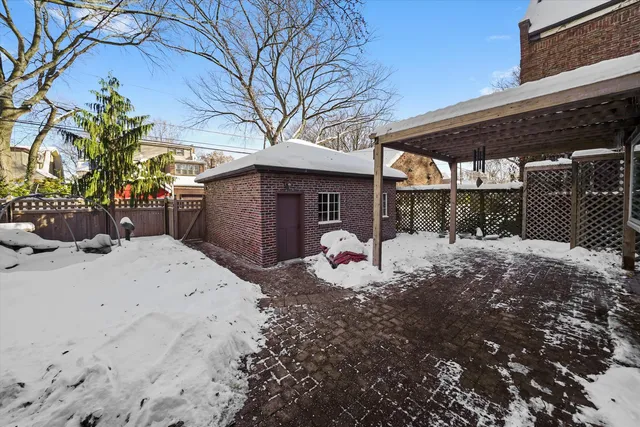 $750,000 | 10351 South Leavitt Street, Chicago, IL 60643