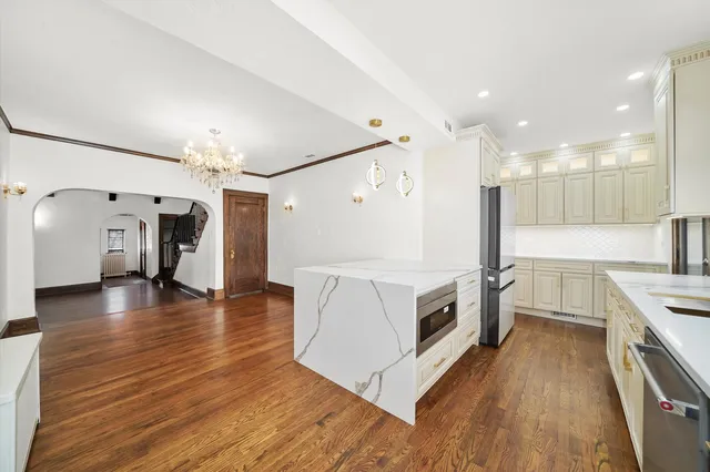 $750,000 | 10351 South Leavitt Street, Chicago, IL 60643