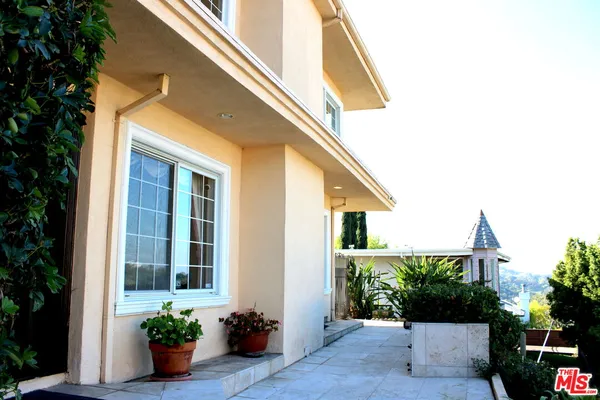 $11,000 | 11502 Dona Teresa Drive, Studio City, CA 91604
