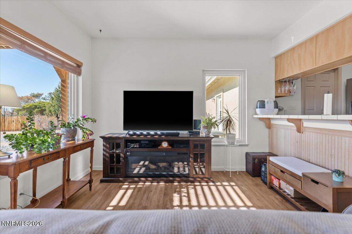 9580 Benedict Drive Sparks, NV 89441 - Photo 16 of 40 a living room with furniture and a flat screen tv
