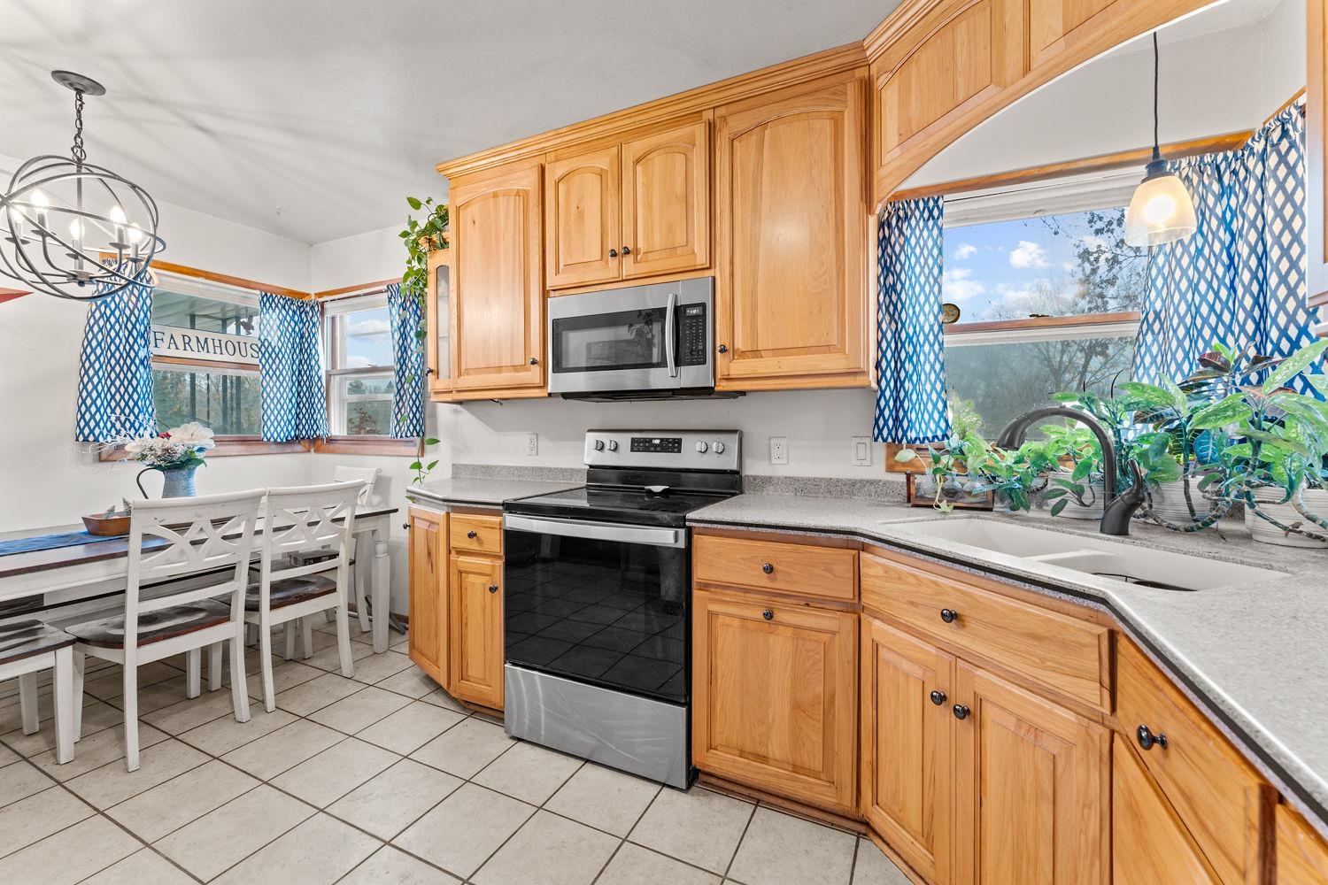 610 Crimson Court Reedsburg, WI 53959 - Photo 11 of 25