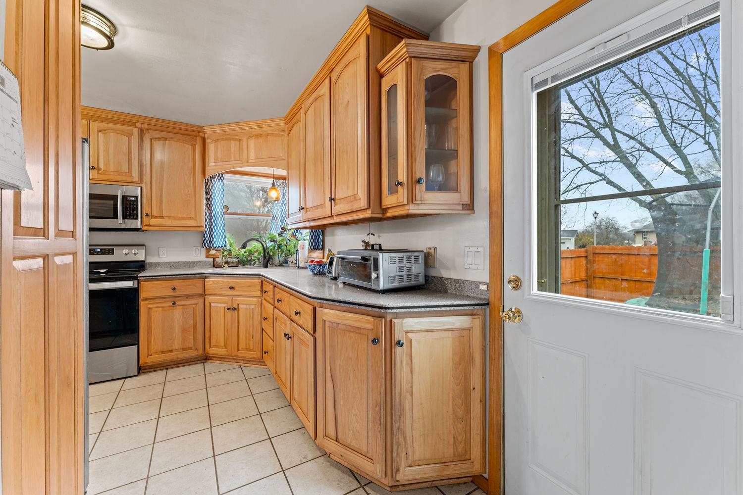 610 Crimson Court Reedsburg, WI 53959 - Photo 7 of 25