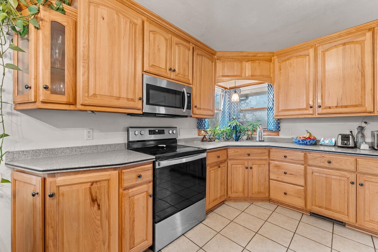 610 Crimson Court Reedsburg, WI 53959 - Photo 9 of 25