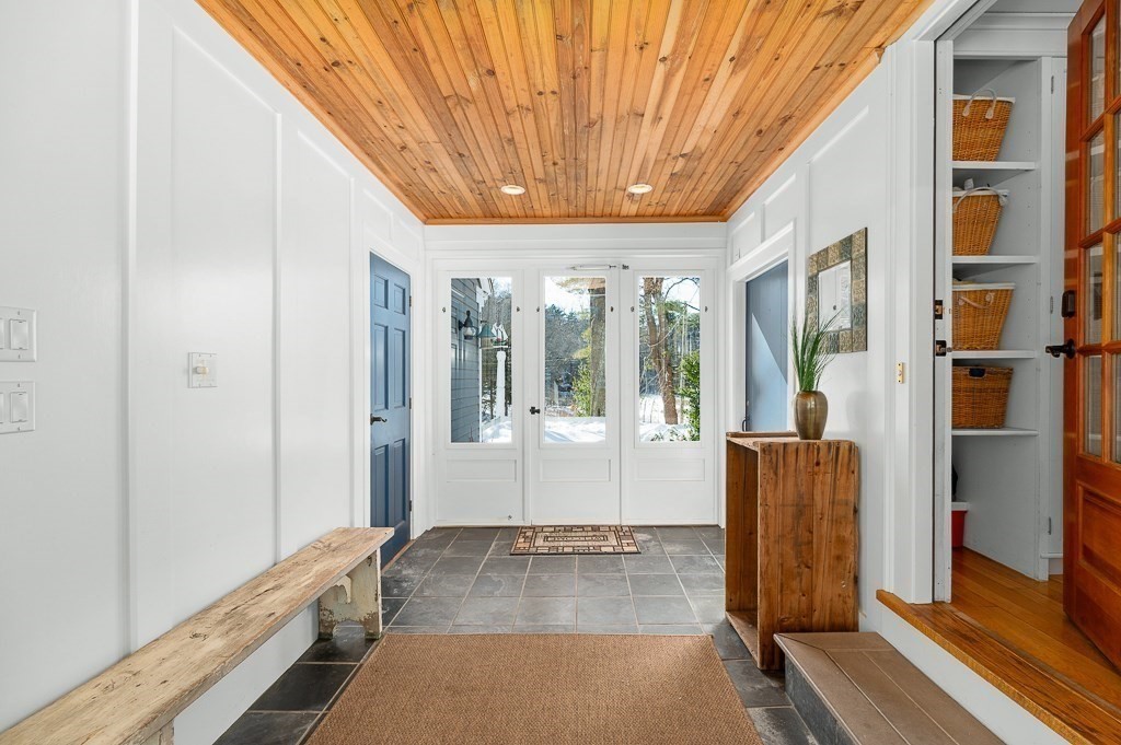 31 Grapevine Road Wenham, MA 01984 - Photo 5 of 41