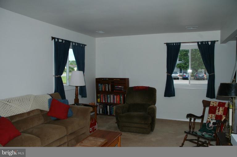 159 North Cottage Road Sterling, VA 20164 - Photo 1 of 26 Family Room