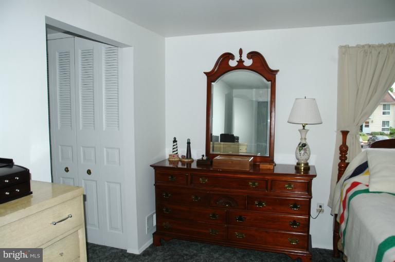 159 North Cottage Road Sterling, VA 20164 - Photo 2 of 26 Bedroom (Master)
