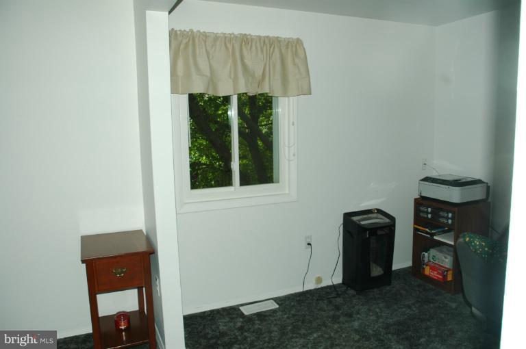 159 North Cottage Road Sterling, VA 20164 - Photo 11 of 26 Interior (General)