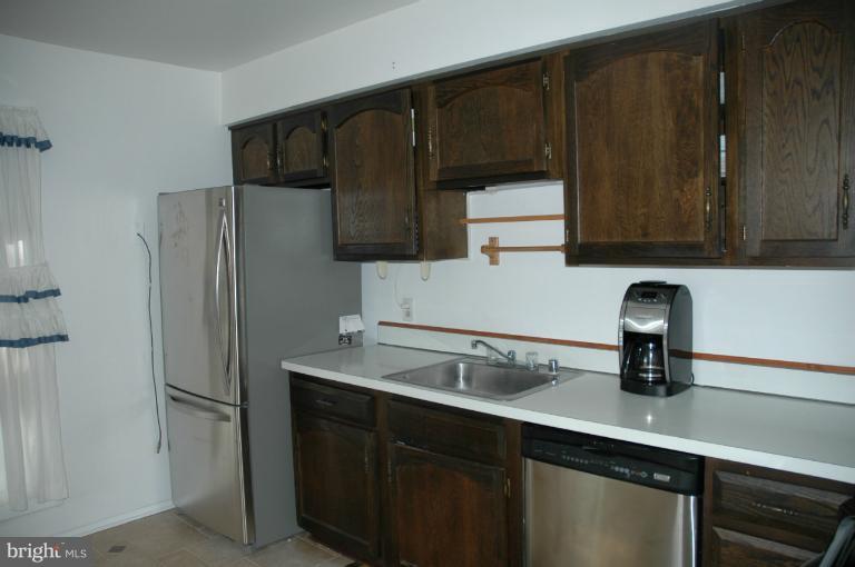 159 North Cottage Road Sterling, VA 20164 - Photo 3 of 26 Kitchen