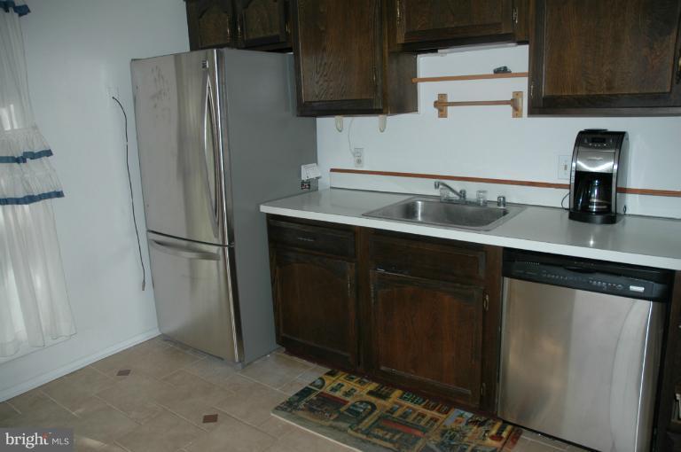 159 North Cottage Road Sterling, VA 20164 - Photo 8 of 26 Kitchen