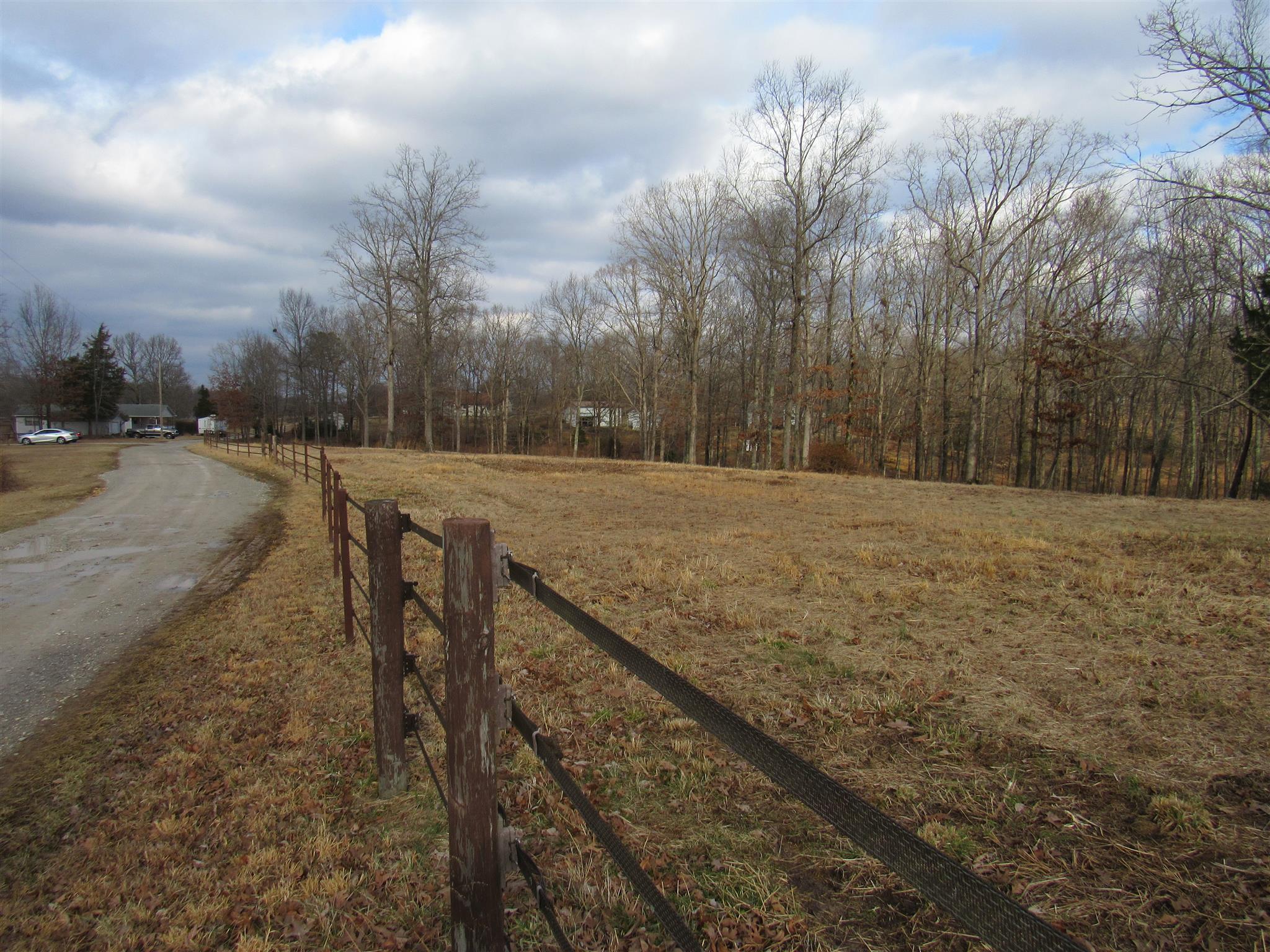 187 Th Hooper Lane McEwen, TN 37101 - Photo 25 of 28 a view of an outdoor space and yard