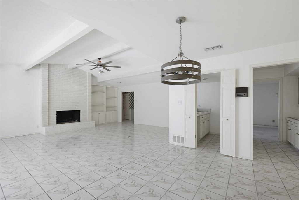 21 Crosslands Road Benbrook, TX 76132 - Photo 14 of 32