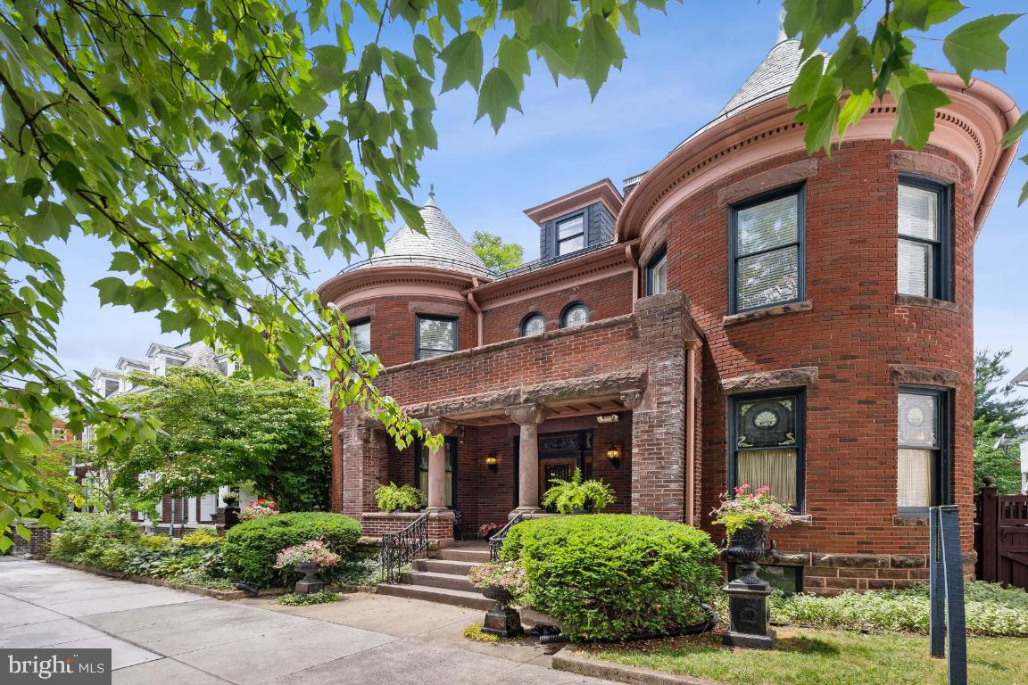 224 Broadway Hanover, PA 17331 - Photo 4 of 103