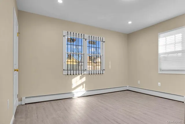 $979,000 | 110-34 214th Street | Bellaire Estates