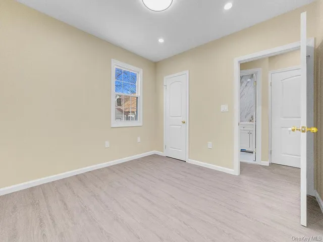 $979,000 | 110-34 214th Street | Bellaire Estates