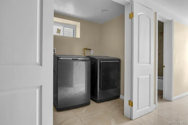 $979,000 | 110-34 214th Street | Bellaire Estates