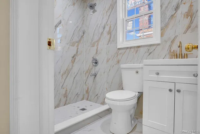 $979,000 | 110-34 214th Street | Bellaire Estates