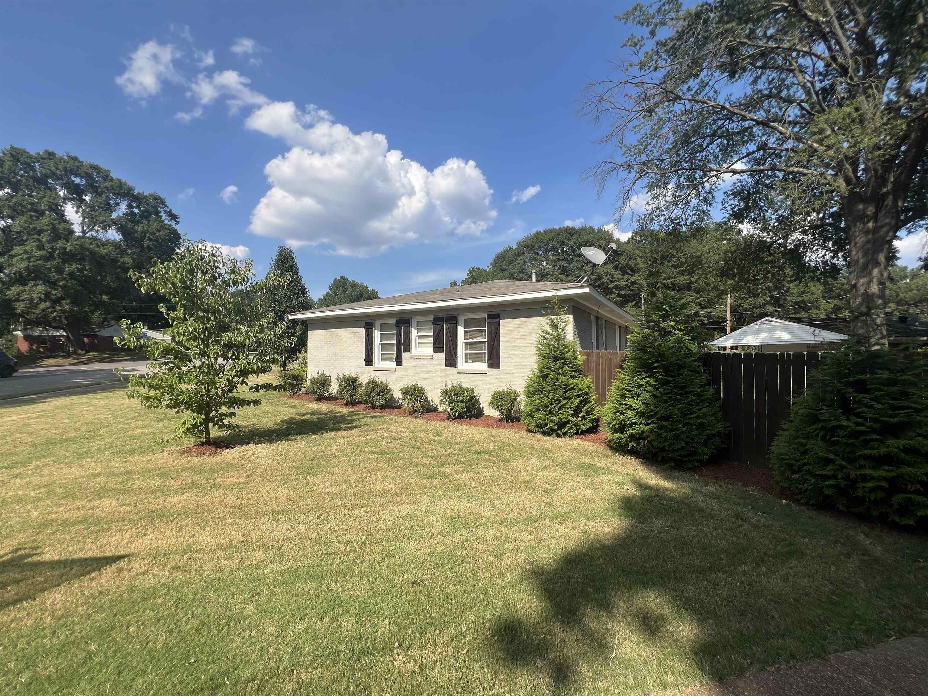 5131 Verne Road Memphis, TN 38117 - Photo 1 of 35 Exterior space featuring a front yard