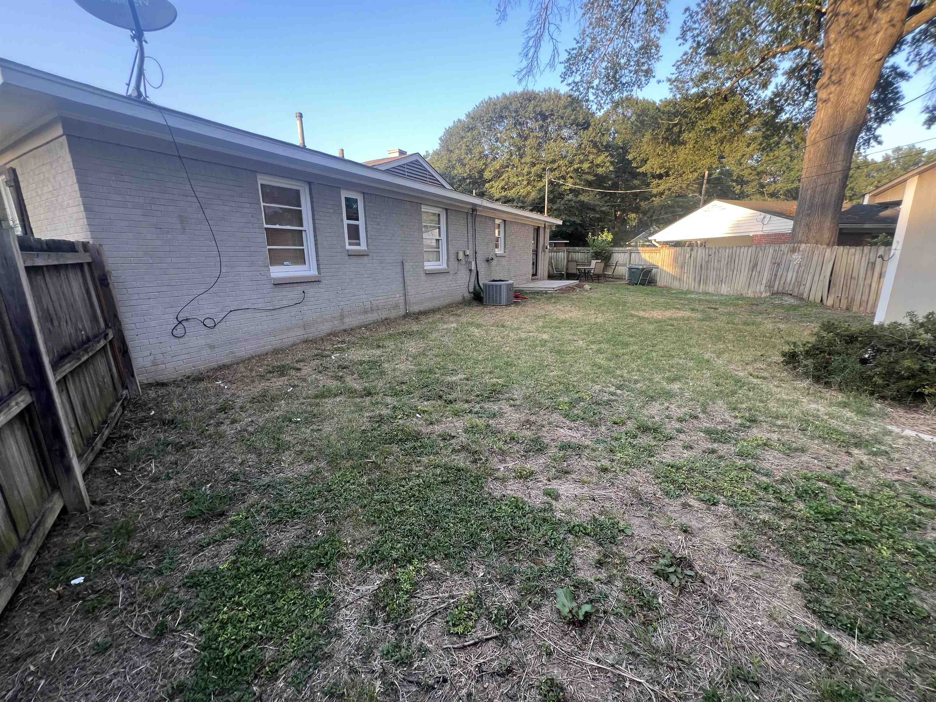 5131 Verne Road Memphis, TN 38117 - Photo 31 of 35 View of yard featuring central AC