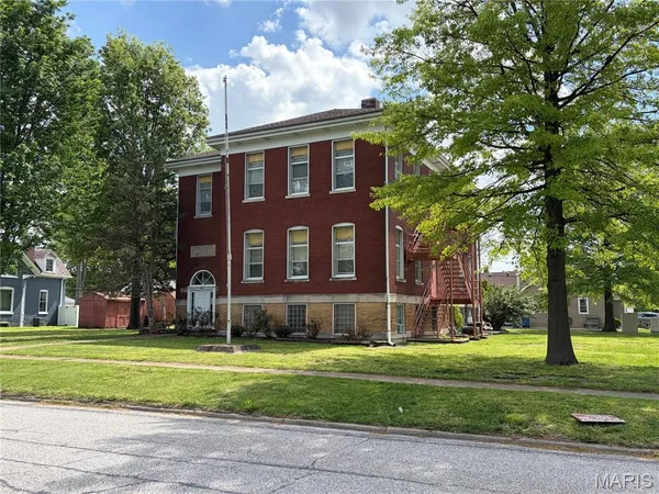 $265,000 | 502 Wadsworth Street, Collinsville, IL 62234