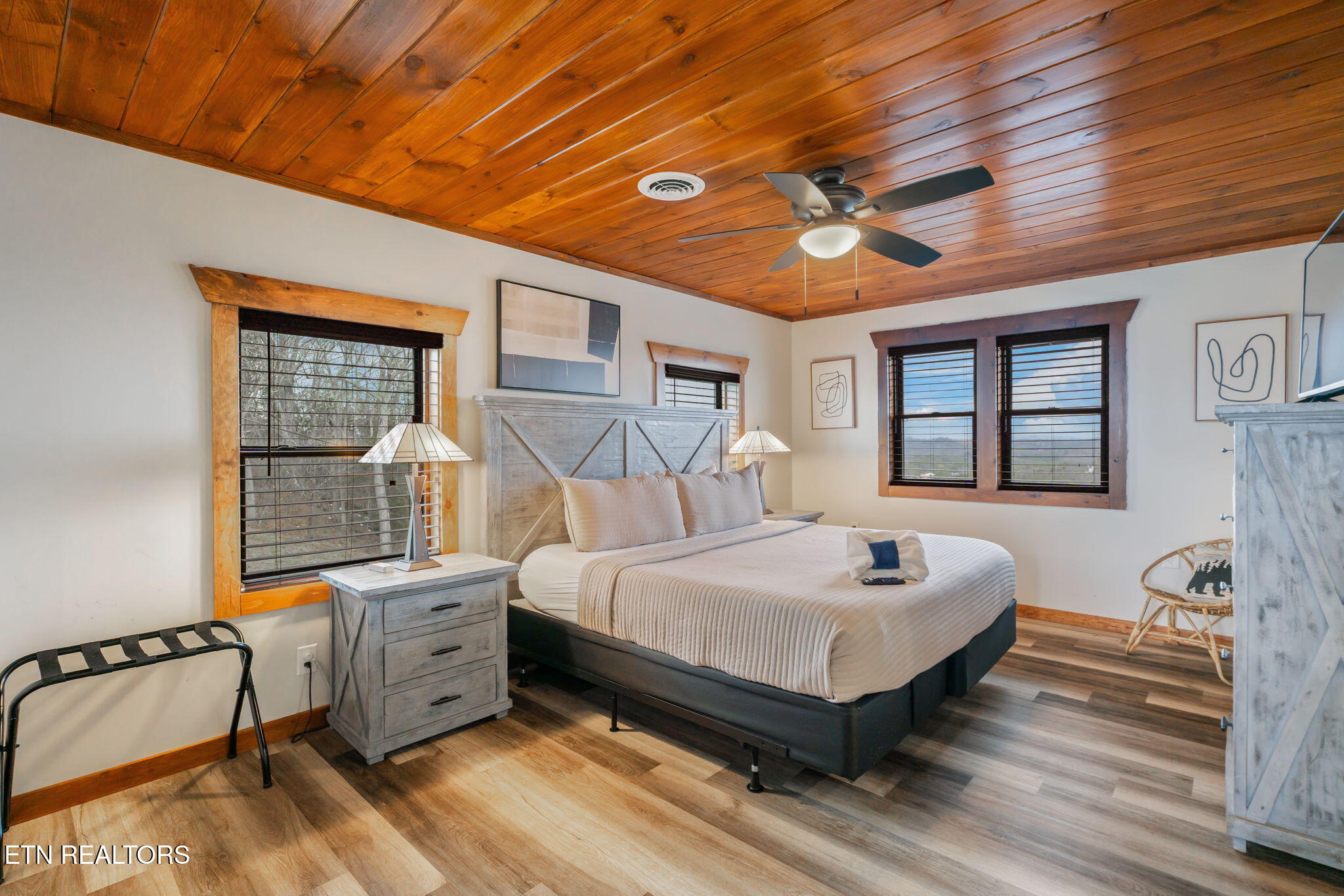 2138 Kerr Road Sevierville, TN 37876 - Photo 22 of 49 Primary Bedroom