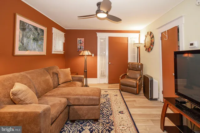 $379,999 | 4 West Homestead Avenue, Collingswood, NJ 08108