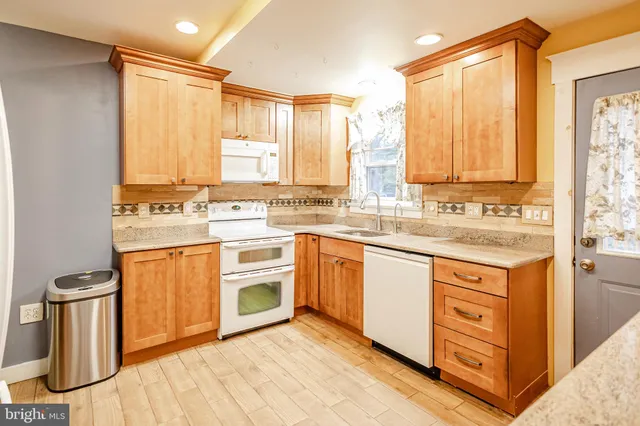 $376,000 | 4 West Homestead Avenue, Collingswood, NJ 08108