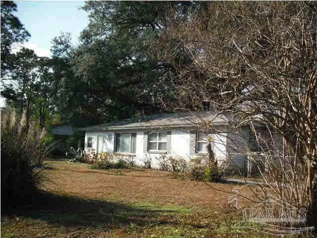 $1,200 | 701 East Montclair Road, Pensacola, FL 32505