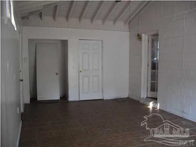 $1,200 | 701 East Montclair Road, Pensacola, FL 32505