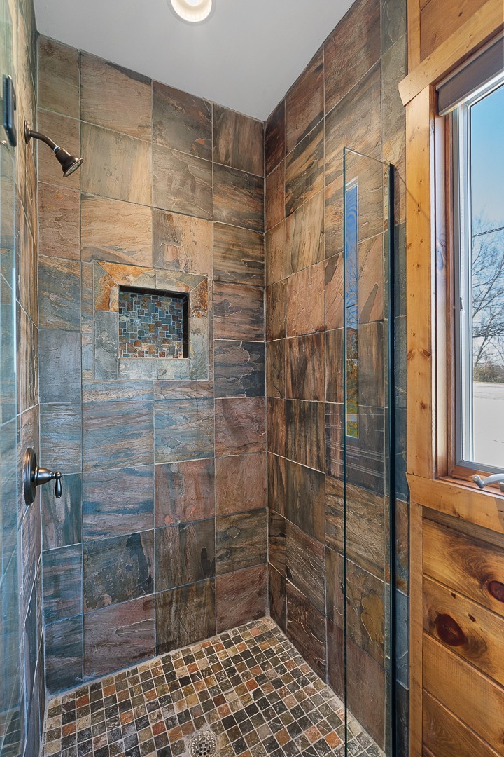 5320 Coconut Ridge Road Smithville, TN 37166 - Photo 40 of 47 a bathroom with a shower