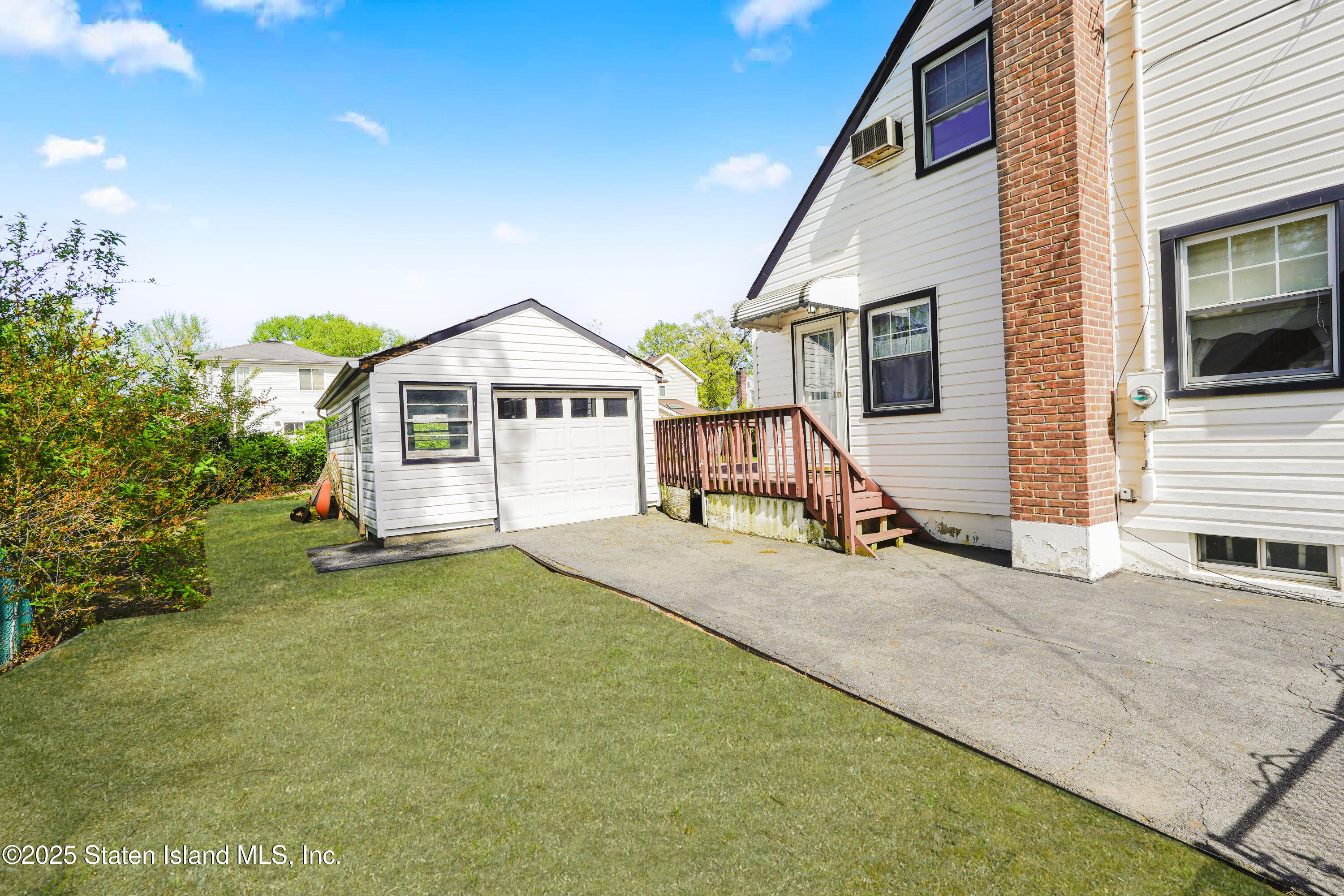 39 Troy Street Staten Island, NY 10308 - Photo 2 of 10 2) 39 TROY ST GARAGE VIEW