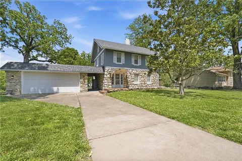 $355,000 | 9502 East Linwood Boulevard, Independence, MO 64052