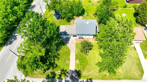 $355,000 | 9502 East Linwood Boulevard, Independence, MO 64052
