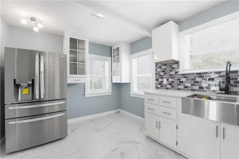 $355,000 | 9502 East Linwood Boulevard, Independence, MO 64052