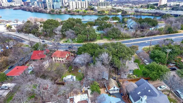 $3,400 | 809 East Riverside Drive, Austin, TX 78704