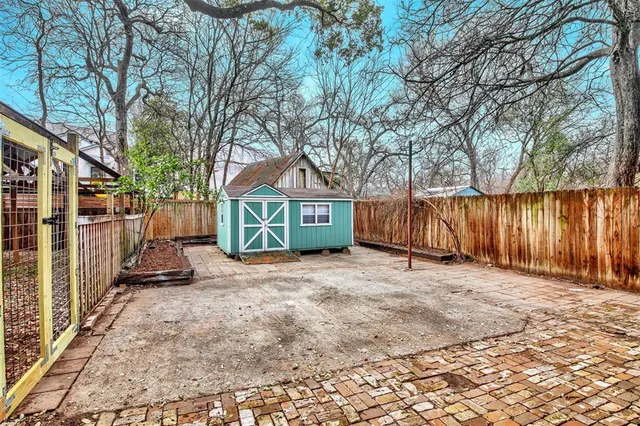 $3,400 | 809 East Riverside Drive, Austin, TX 78704