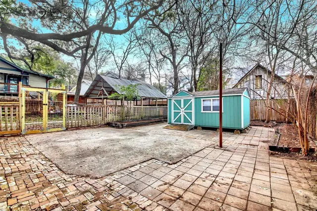 $3,400 | 809 East Riverside Drive, Austin, TX 78704