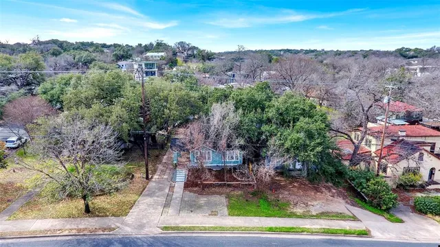 $3,400 | 809 East Riverside Drive, Austin, TX 78704