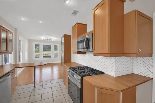 $3,400 | 809 East Riverside Drive, Austin, TX 78704