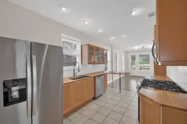 $3,400 | 809 East Riverside Drive, Austin, TX 78704