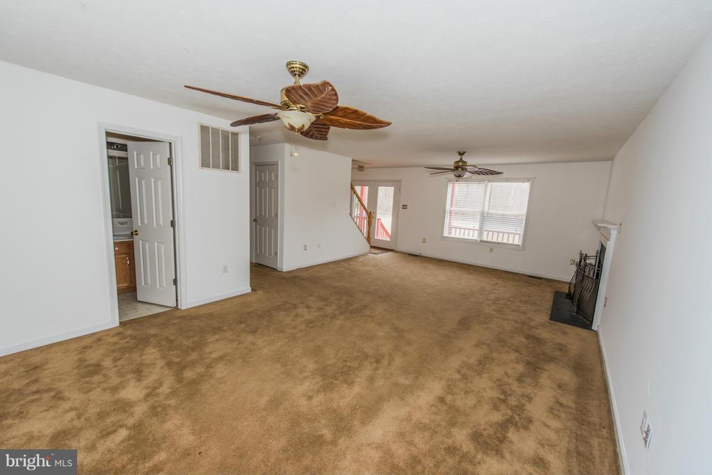 2474 Oregon Hollow Road Front Royal, VA 22630 - Photo 8 of 29 Living Room