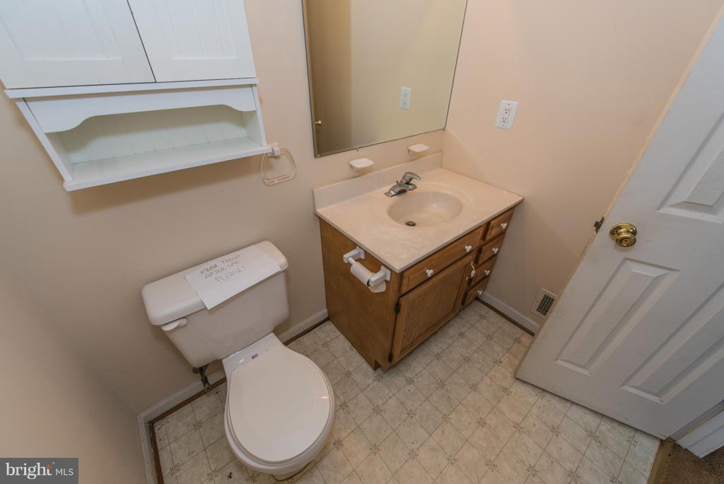 2474 Oregon Hollow Road Front Royal, VA 22630 - Photo 10 of 29 Bath