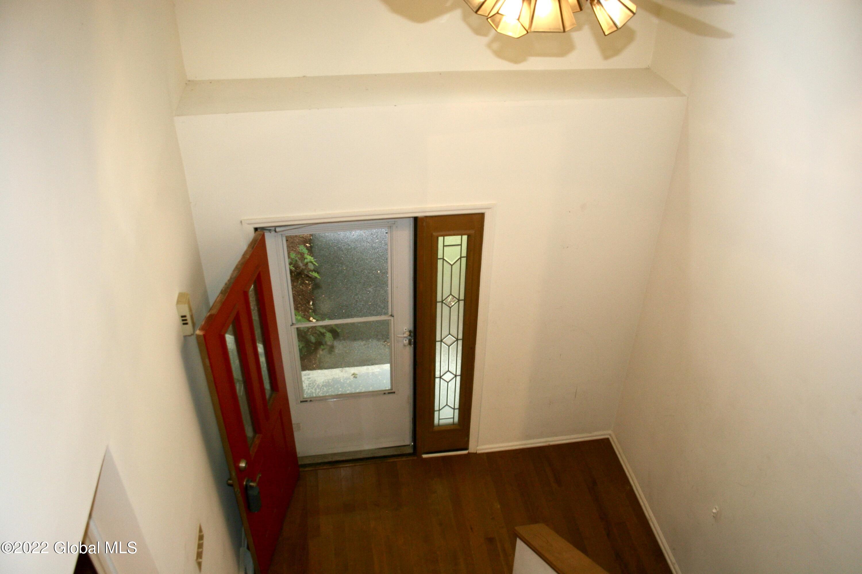 2025 Rosedale Way Guilderland, NY 12303 - Photo 3 of 26 IMG_6967