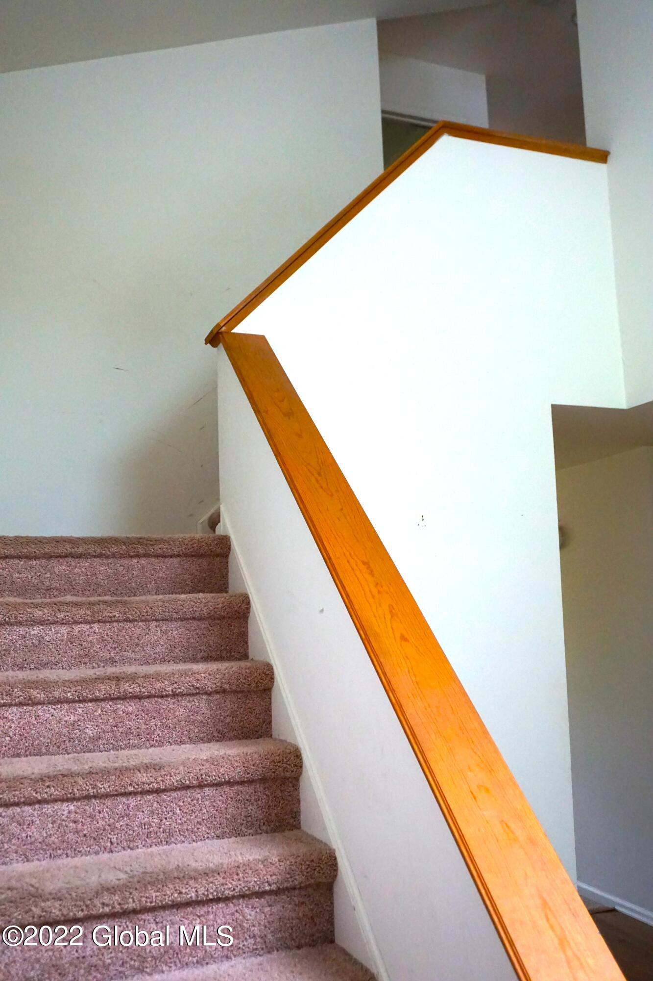 2025 Rosedale Way Guilderland, NY 12303 - Photo 4 of 26 DSC00959