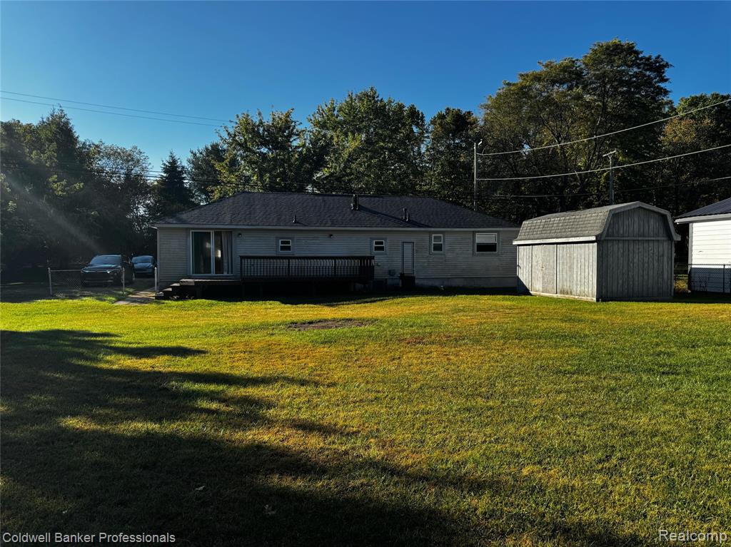 904 Rowland Road Leonard, MI 48367 - Photo 4 of 21