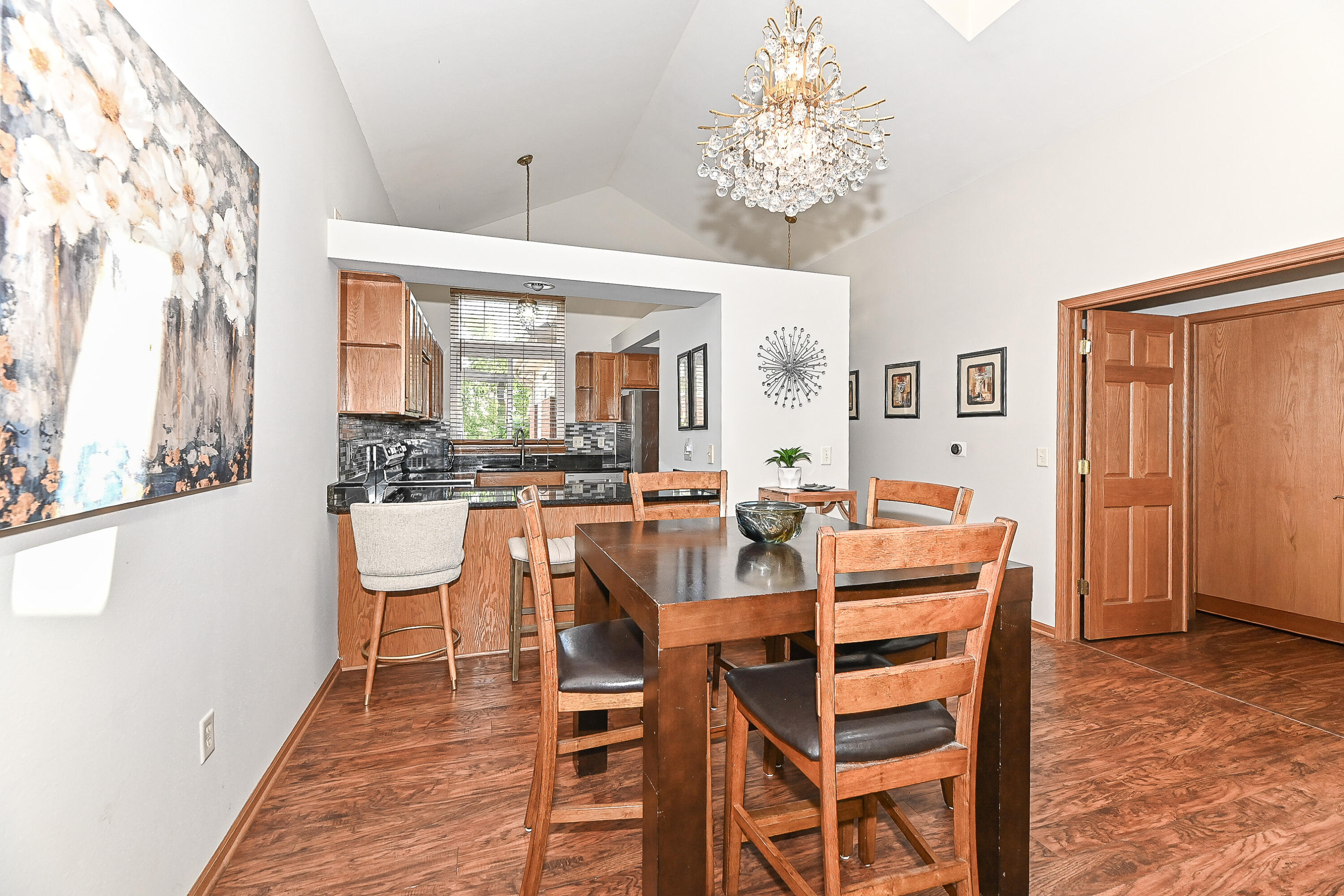 18415 Wisconsin Avenue Brookfield, WI 53045 - Photo 16 of 23 Wisconsin-16