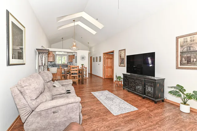 $324,900 | 18415 Wisconsin Avenue, Brookfield, WI 53045