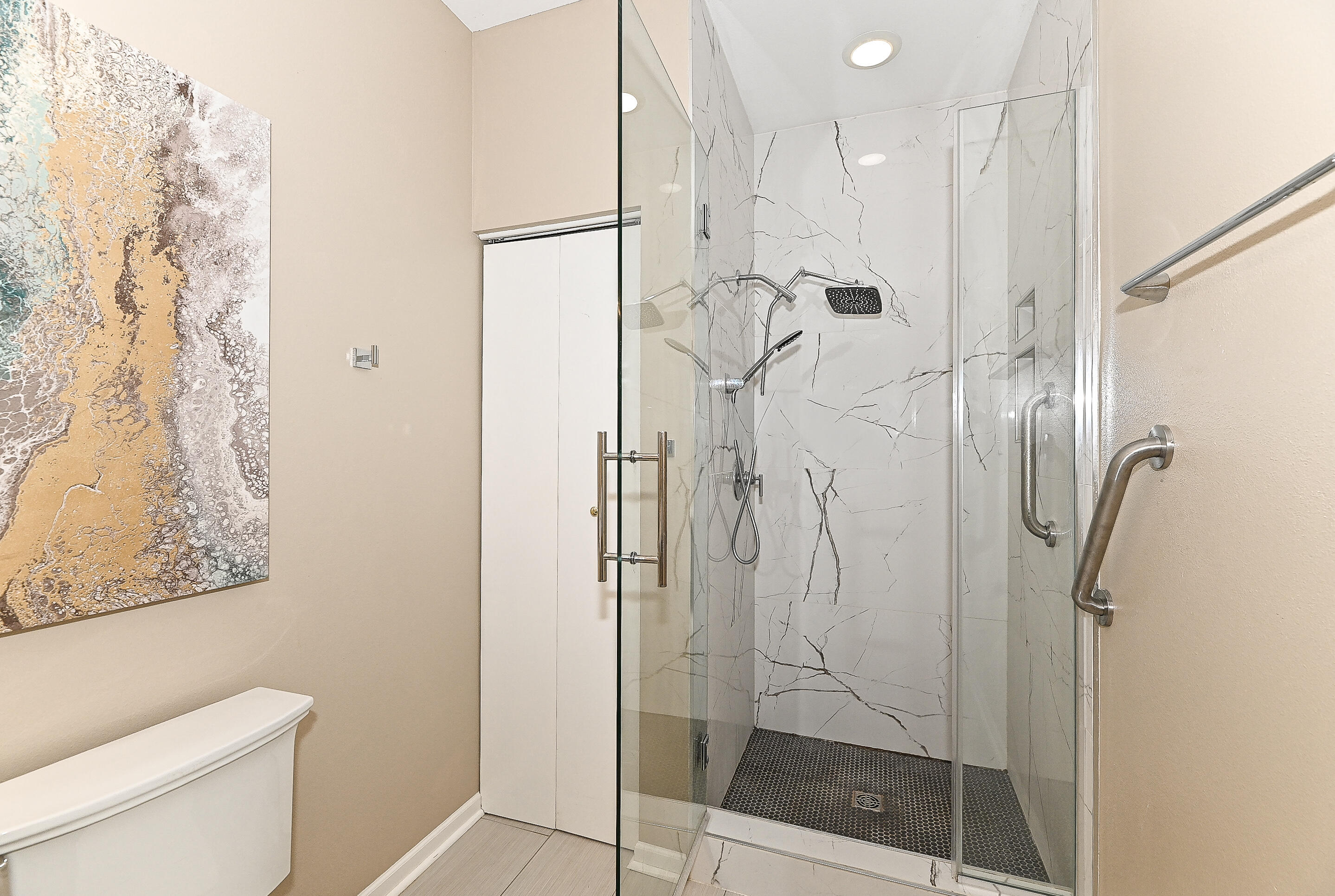 18415 Wisconsin Avenue Brookfield, WI 53045 - Photo 7 of 23 Master Bathroom