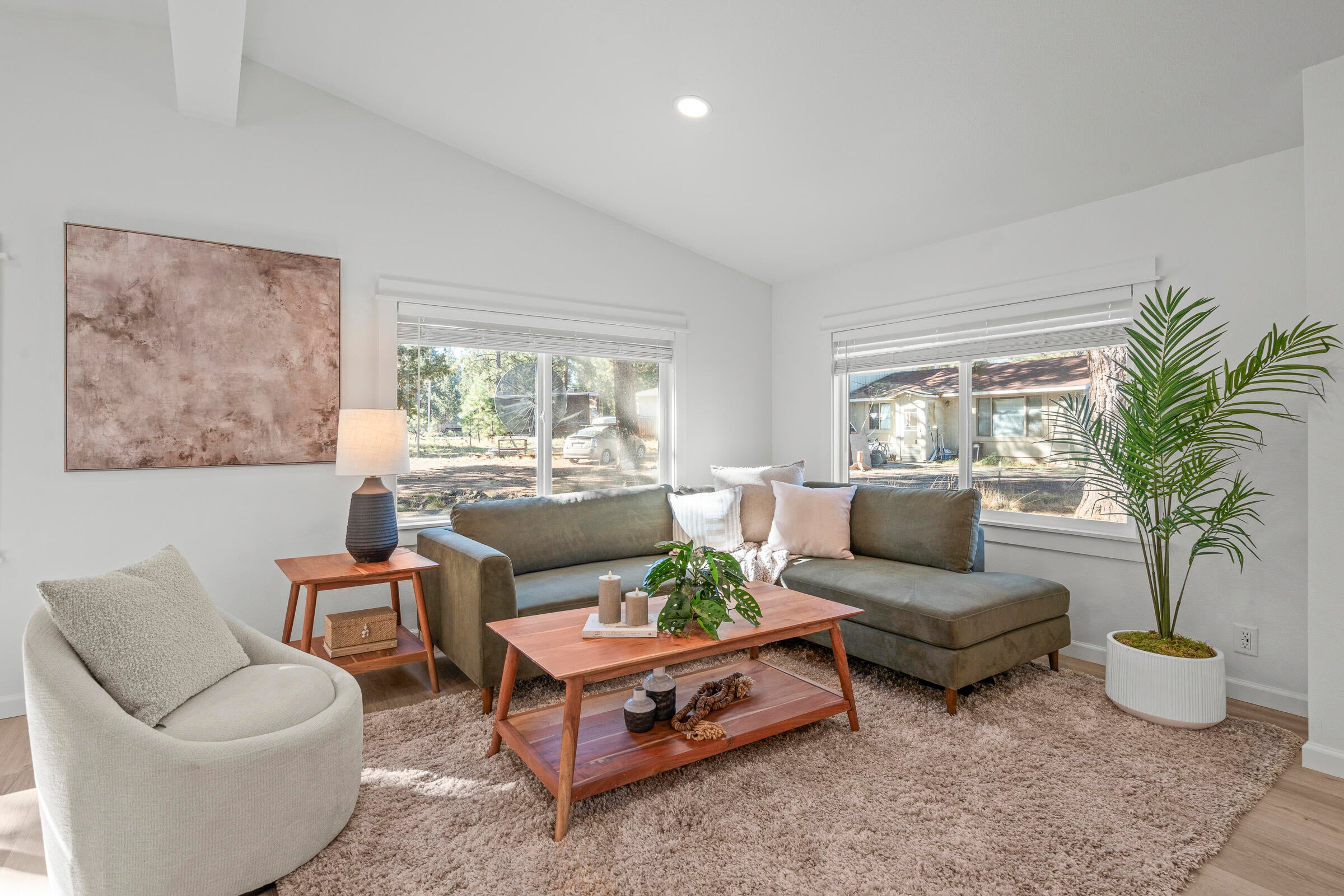 60373 Cinder Butte Road Bend, OR 97702 - Photo 35 of 47 Living room